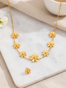 Bộ trang sức 3 món sang trọng mạ vàng hình hoa cúc, gồm dây chuyền, bông tai và mặt dây chuyền, thiết kế tối giản, đa năng bằng thép không gỉ mạ vàng 18K. - Vàng - Xem 4