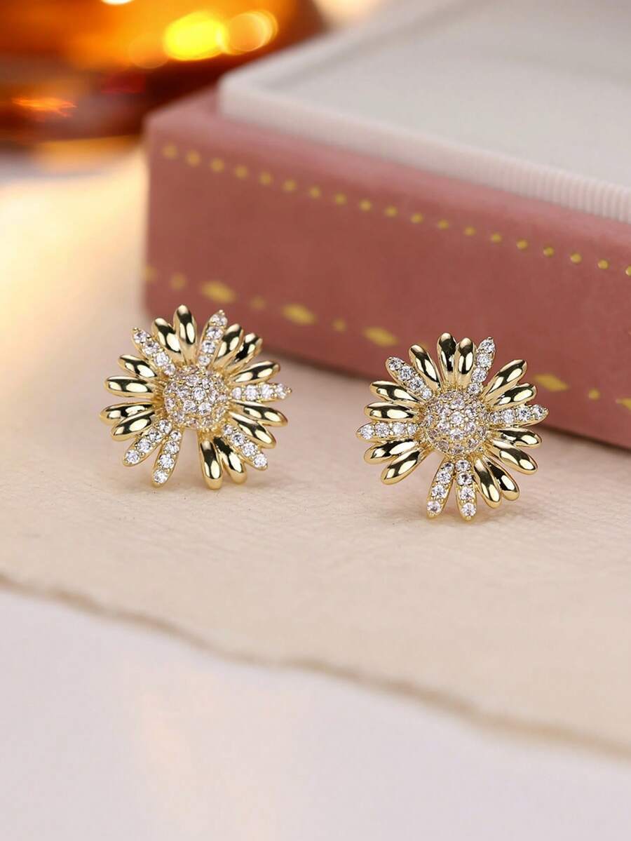1 Pair Women's Earrings, Fresh & Versatile Gold-Plated Small Daisy Earrings, New Fashion Sweet Synthetic Cubic Zirconia Sunflower Earrings, Suitable For Gift And Daily Wear