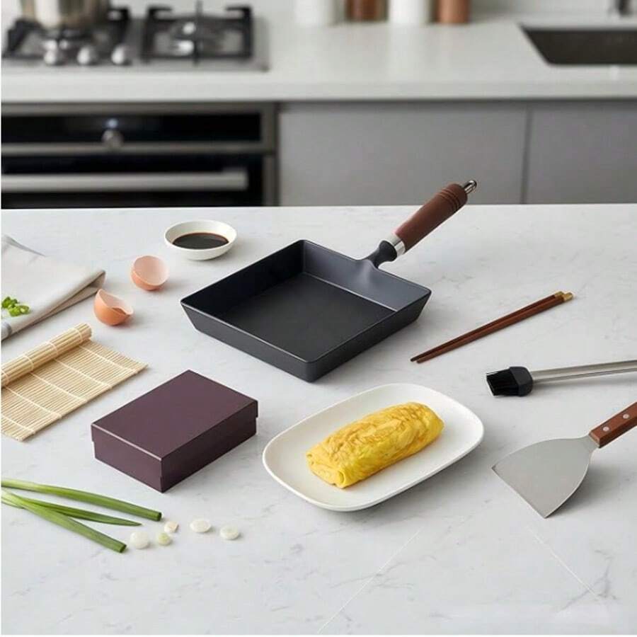 Chảo Tamagoyaki gang Nhật Bản - Đã được xử lý trước bằng nitơ lỏng, chống gỉ, sẵn sàng sử dụng, tay cầm bằng gỗ có thể tháo rời, dùng được trong lò nướng, thích hợp để chiên trứng, bít tết và cắm trại, chống dính không cần lớp phủ hóa học.
