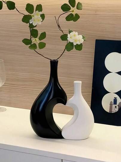 2pcs/1 Set Of Plastic Heart-Shaped Vases, Vases, Nordic Style Decorative Vases, Black And White Minimalist Vases, Suitable For Dry Flower Decoration In Living Rooms, Bedrooms, Desks, Decorative Scenes, Room Decoration, Home Decoration, Offices And Bedroom Accessories, Restaurant Decoration, Bedroom Supplies, Living Room Supplies, Gardening Supplies, Household Supplies, Gifts For Women, Gifts For Men, Gifts For Family, Gifts For Friends