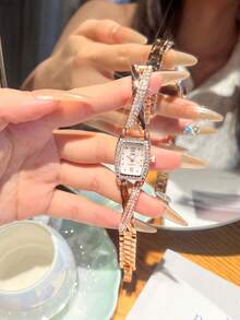 jw 1件装女士玫瑰金简约合金手链腕表，优雅方形表盘，时尚白色指针，休闲别致，镶嵌水钻表盘，奢华石英表，适合日常佩戴、派对、通勤和旅行。 - 均碼 - 查看 3