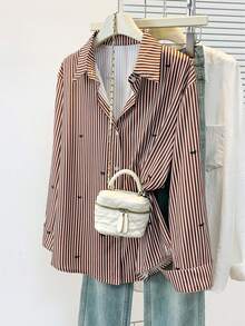 女士领结条纹印花长袖衬衫，纽扣前襟，衬衫领，休闲上衣，适合春、秋、冬季穿着。 - 咖啡棕 - 查看 3