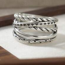 1 chiếc nhẫn bản rộng thời trang, kiểu dáng nhiều lớp đan xen, họa tiết hình học chạm khắc tinh tế, phù hợp cho cả nam và nữ đeo hàng ngày và dự tiệc. - Bạc - Xem 6