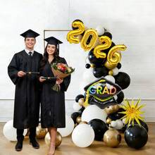 67件套2026毕业拱门套装，包含多种尺寸的黑色、白色、金色乳胶气球、金色星爆气球、毕业帽气球和2026铝箔气球，适用于毕业派对装饰、2026毕业派对、校园毕业主题派对、毕业典礼、校园装饰、黑金主题毕业派对、拍照区等。 - 彩色 - 查看 5