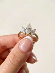 MADEONE 1枚925纯银三马眼戒指，优雅欧式女士戒指，精致独特，适合舞会、聚会和派对等场合，是送给女性的奢华珠宝礼物。 - 金色 - 查看 2