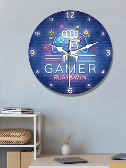 Đồng hồ treo tường hình tay cầm chơi game phát sáng trong bóng tối - Máy thạch anh hoạt động êm ái, mặt đồng hồ lớn dễ đọc, cấu trúc gỗ bền chắc, phù hợp cho phòng chơi game, phòng khách, phòng ngủ - Món quà sinh nhật/Giáng sinh lý tưởng cho game thủ (Không bao gồm pin) - Trang trí nhà hiện đại cho bé trai và bé gái, phong cách game cổ điển, hoạt động êm ái, phù hợp cho game thủ.