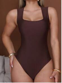 Women's Bodysuit With Padded Cups, Square Neckline, Wide Straps, Fitted Style, Basic And Elegant Fashion. Aura Bodysuit With Padded Cups. - 鏽棕色 - 查看 5