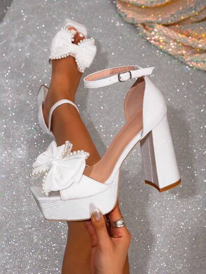 2026新款白色高跟凉鞋，夏季蝴蝶结设计，厚底厚底，不累脚，大码单带女士凉鞋，鞋跟高12厘米，适合婚礼派对等场合，时尚百搭，优雅大方。