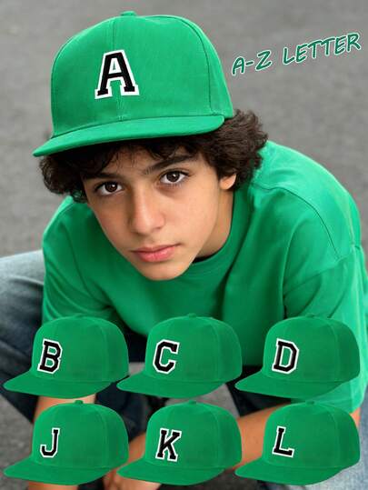 Phong cách độc đáo dành cho tuổi teen! 1 Mũ lưỡi trai màu xanh lá cây in chữ cái A-Z theo yêu cầu, với họa tiết thêu viền đen độc đáo, dẫn đầu xu hướng trên đường phố.