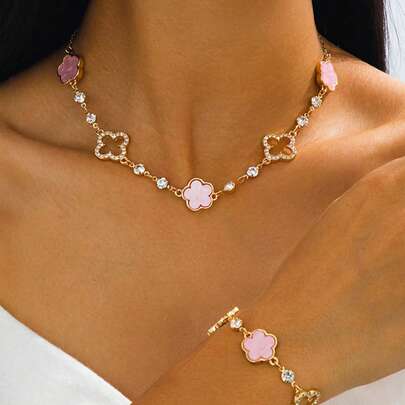 一套浪漫、精致、奢华、优雅、甜美、幸运谷四叶草和五叶草吊坠项链和手链首饰套装（女士款）