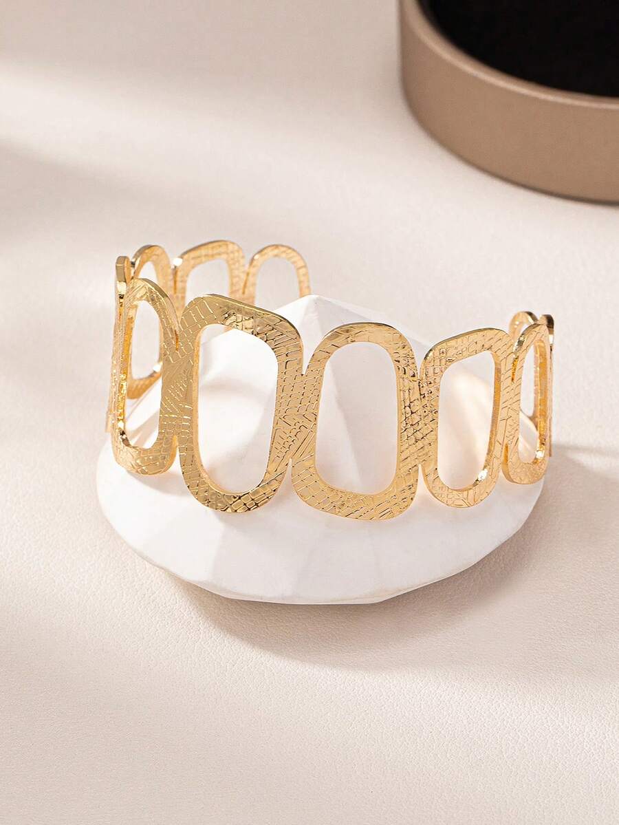 1. 几何方形镂空手镯，采用独特的金属开口设计，适合日常休闲佩戴（不含礼盒） - 均碼 - 查看 1