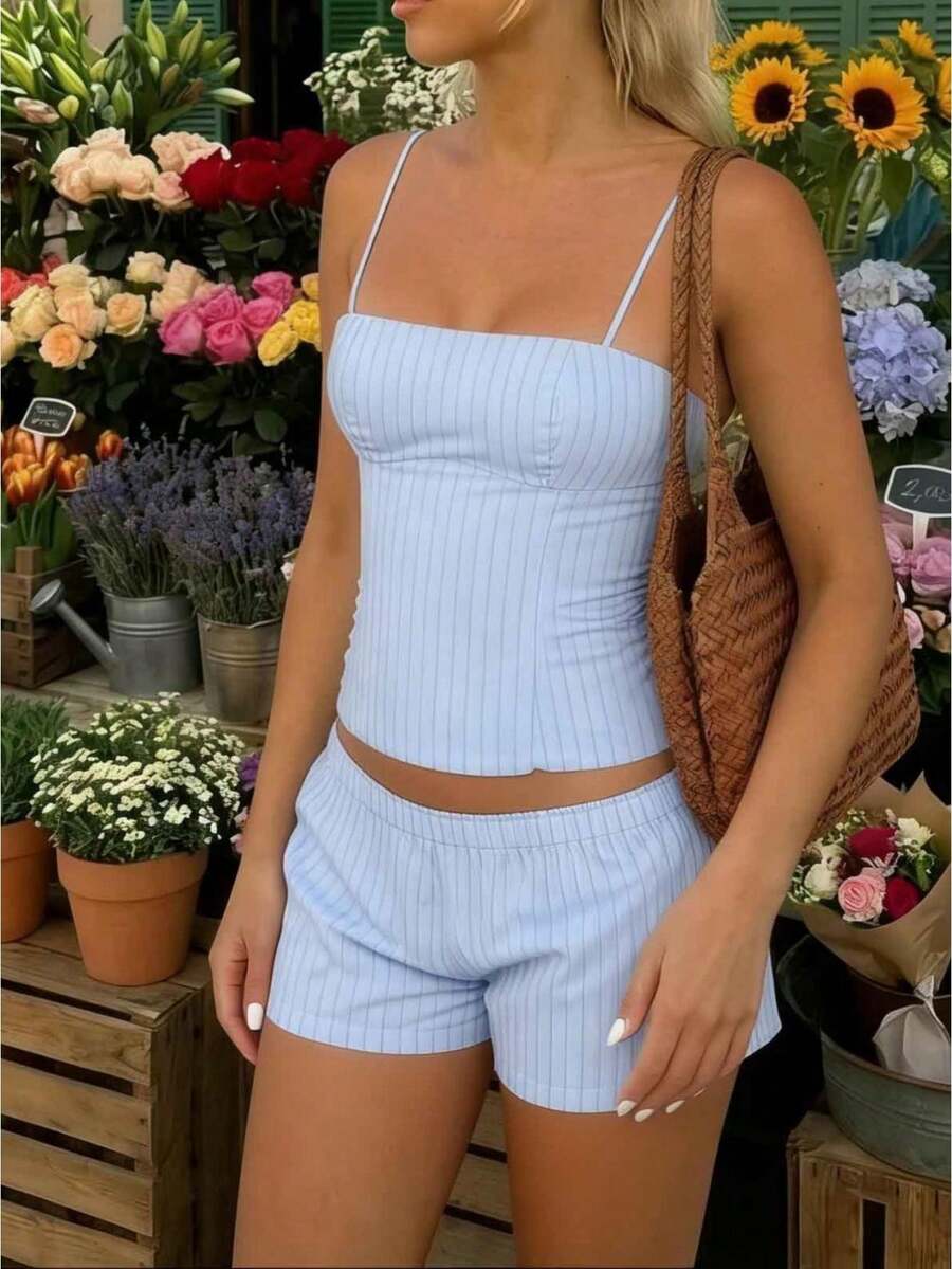 Women's Striped Casual Spaghetti-Strap Top And Elastic-Waist Loose Shorts Set Classic Summer Y2k Comfortable Vacation Set, Street Style - 藍色 - 查看 1