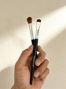 Princess Rose 2件套眼部化妆刷套装 - 柔软蓬松的眼影刷和专业的遮瑕高光刷，合成刷毛，用于精准眼妆、晕染和轮廓修饰 - 黑色 - 查看 4