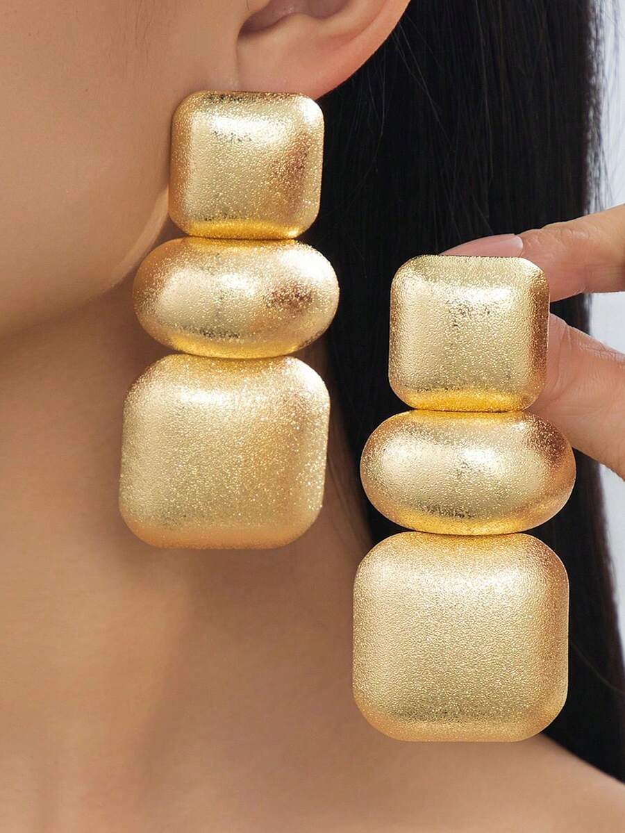 1 Pair Exaggerated Metallic Geometric Connected Earrings - Gold - View 1
