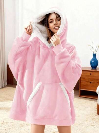 بطانية ذات قبعة كبيرة الحجم قابلة للارتداء، من ألياف دقيقة ناعمة، بطانية ذات قبعة عملاقة مناسبة للرجال/النساء/الأولاد/البنات/الأمهات، بطانية ذات قبعة كبيرة الحجم دافئة ومريحة من الفليس، رداء للنساء، ثوب استحمام، ثوب استحمام للنساء، شتاء، هدية منزلية مثالية، هدية عيد الأم/العطلات/المناسبات