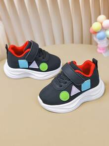 1双儿童黑色网面魔术贴运动鞋，易于穿脱且用途广泛 - 黑色 - 查看 6