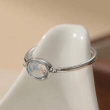 Inel oval minimalist clasic pentru femei, o alegere versatilă pentru naveta și un accent rafinat pentru ținutele de petrecere, potrivit pentru diverse ocazii, un cadou de sărbători simplu, dar rafinat. - Argint - Vizualizare 5