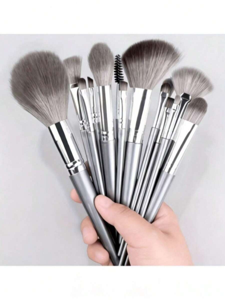 Bộ cọ trang điểm 14 món, mềm mại và bông xốp, bao gồm cọ đánh kem nền, phấn mắt, phấn má hồng, phù hợp cho người mới bắt đầu và chuyên nghiệp. Bộ sản phẩm bao gồm cọ trang điểm, bộ dụng cụ trang điểm, đầy đủ dụng cụ trang điểm, bộ cọ trang điểm, hộp quà tặng trang điểm. - Bạc - Xem 1