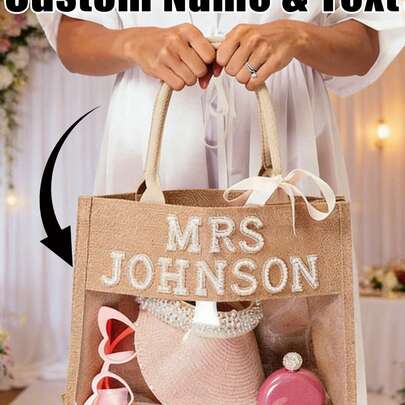 حقيبة تسوق شفافة مطبوع عليها اسم وكلمات "السيدة" بحروف اللؤلؤ، هدايا شخصية للنساء، حقيبة سفر، حقيبة كلاتش/حقيبة يد، حقيبة كتف، حقيبة تسوق كبيرة، هدايا مثالية لصديقاتها والنساء والموظفين الجدد والموظفين البيض لمناسبات الذكرى السنوية والشاطئ والحفلات الريفية والخطوبة وحفلات العروس وشاور العروس وشهر العسل، هدية للعروس