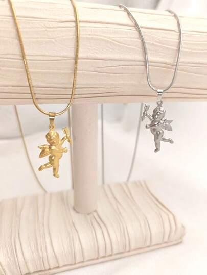 1 chiếc mặt dây chuyền hình mũi tên thần Cupid bằng thép không gỉ mạ vàng 18K kiểu cổ điển, thích hợp đeo hàng ngày cho cả nam và nữ, thương hiệu Niche Luxury.