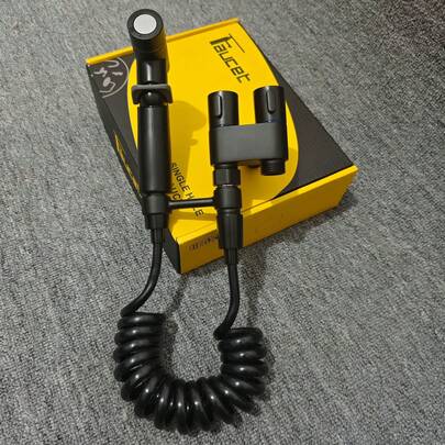 一套不锈钢马桶专用喷枪，多功能，可清洗宠物、马桶、地板，一喷即可去除顽固污渍，高压家用三角阀冲洗器，3种颜色可选