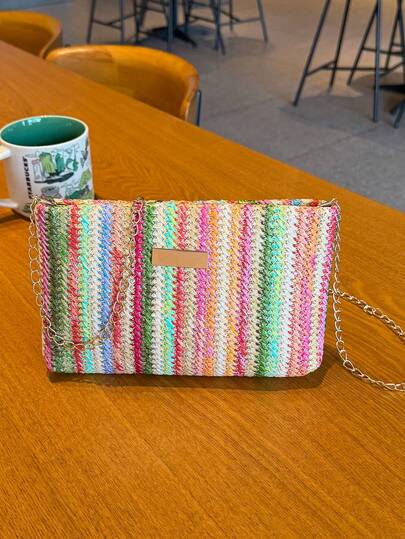 彩色拼接迷你单肩包，彩虹条纹编织链条包，时尚百搭斜挎包，草编别致小钱包，拉链封口，内衬设计，适合工作、旅行、度假、购物等场合。