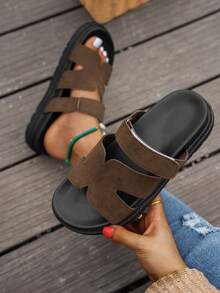 Pantuflas básicas diarias cómodas de suela plana y gruesa de ante sintético con cierre de gancho y bucle ajustable, zapatos de primavera, zapatos de vacaciones, zapatos casuales, zapatos de playa, zapatos casuales de campus, regalo del Día de la Madre, Navidad, Día de San Valentín - Marrón - Ver 2