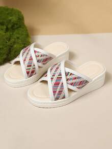 1双儿童休闲假日坡跟交叉编织时尚厚底夏季凉鞋 - 米色 - 查看 2