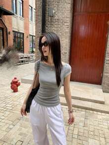 女款夏季短袖 T-shirt，設計感船領修身優雅灰色針織上衣，休閒風格 - 花灰色 - 查看 5