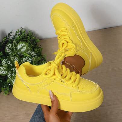 1 双轻便透气青少年休闲运动鞋，低帮，时尚配色，系带设计，方便穿脱，适合日常穿着和校园活动，粉色厚底增高，时尚链条踝部装饰，透气孔设计，耐穿舒适休闲（尺码偏小一码）