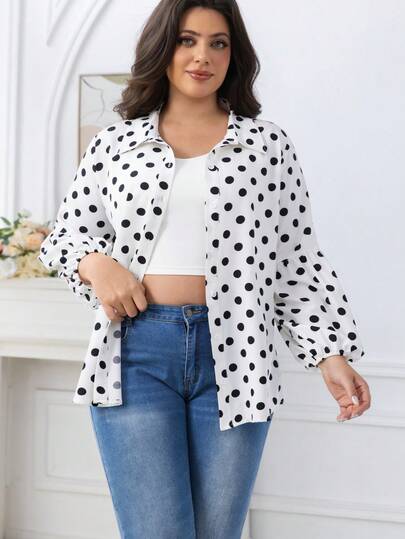 Áo sơ mi tay phồng in họa tiết chấm bi retro dáng rộng, cỡ lớn.