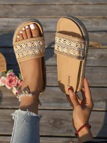 Sandal Selop Wanita Anyaman dengan Dekorasi Rhinestone dan Sol Tebal, Sandal Selop Musim Panas Nyaman dengan Sol Tali Anyaman dan Alas Gabus Imitasi, Sandal Gaya Bohemian, Sandal Kasual - Krem - View 8