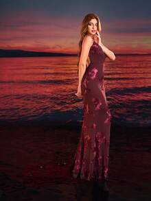 Đầm dạ hội dài maxi màu đỏ tía gợi cảm dành cho nữ, cổ chữ V sâu, thêu hoa và hở lưng. - Màu Đỏ Sâu - Xem 5