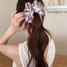 1 Stück Satin Blüten-Clip, modischer 3D Haarschmuck Clip, elegantes Haargummi Accessoire für Frauen, Klammer - Verschiedenfarbig - Übersicht 10