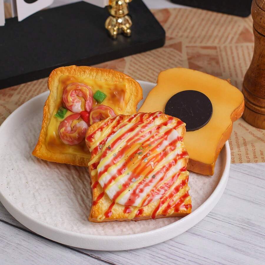 可爱捏捏乐玩具，灵感源自甜点设计，柔软有弹性的果冻状质地，口感如奶油麻糬般绵密，趣味十足，是理想的办公桌伴侣，也是缓解压力的好帮手，更可作为优雅的装饰品，适合作为生日、节日和情人节礼物（仅限14岁以上人士使用，不适合婴幼儿，防止误吞）。