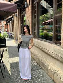 女款夏季短袖 T-shirt，設計感船領修身優雅灰色針織上衣，休閒風格 - 花灰色 - 查看 4