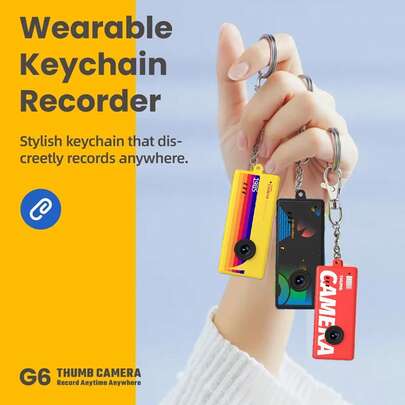 YAIUZGOO Cámara digital mini HD compacta con llavero, lente intercambiable y modo manual - Fácil de cargar en dispositivos móviles, adecuada para vlogging, viajes, fiestas y vida estudiantil (Estilo MECHA Blanco) - Mini cámara con llavero, cámara de pulgar, cámara digital FHD 1080P retro, micro cámara retro compacta - Regalo de cumpleaños perfecto