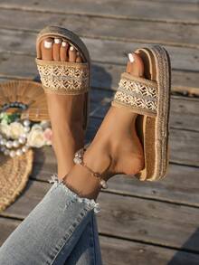Sandal Selop Wanita Anyaman dengan Dekorasi Rhinestone dan Sol Tebal, Sandal Selop Musim Panas Nyaman dengan Sol Tali Anyaman dan Alas Gabus Imitasi, Sandal Gaya Bohemian, Sandal Kasual - Krem - View 3
