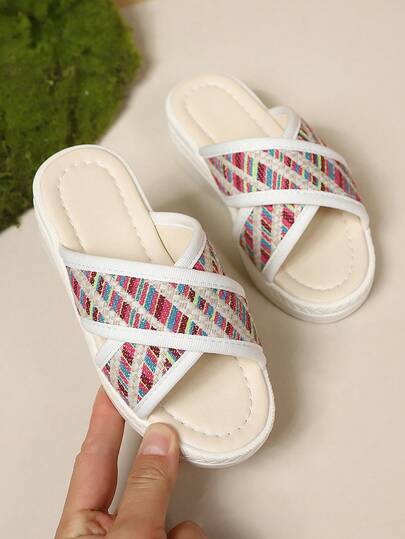 1 đôi dép xăng đan đế xuồng kiểu dáng thường ngày, đan chéo, dày dặn, thích hợp cho trẻ em, thích hợp cho kỳ nghỉ hè.