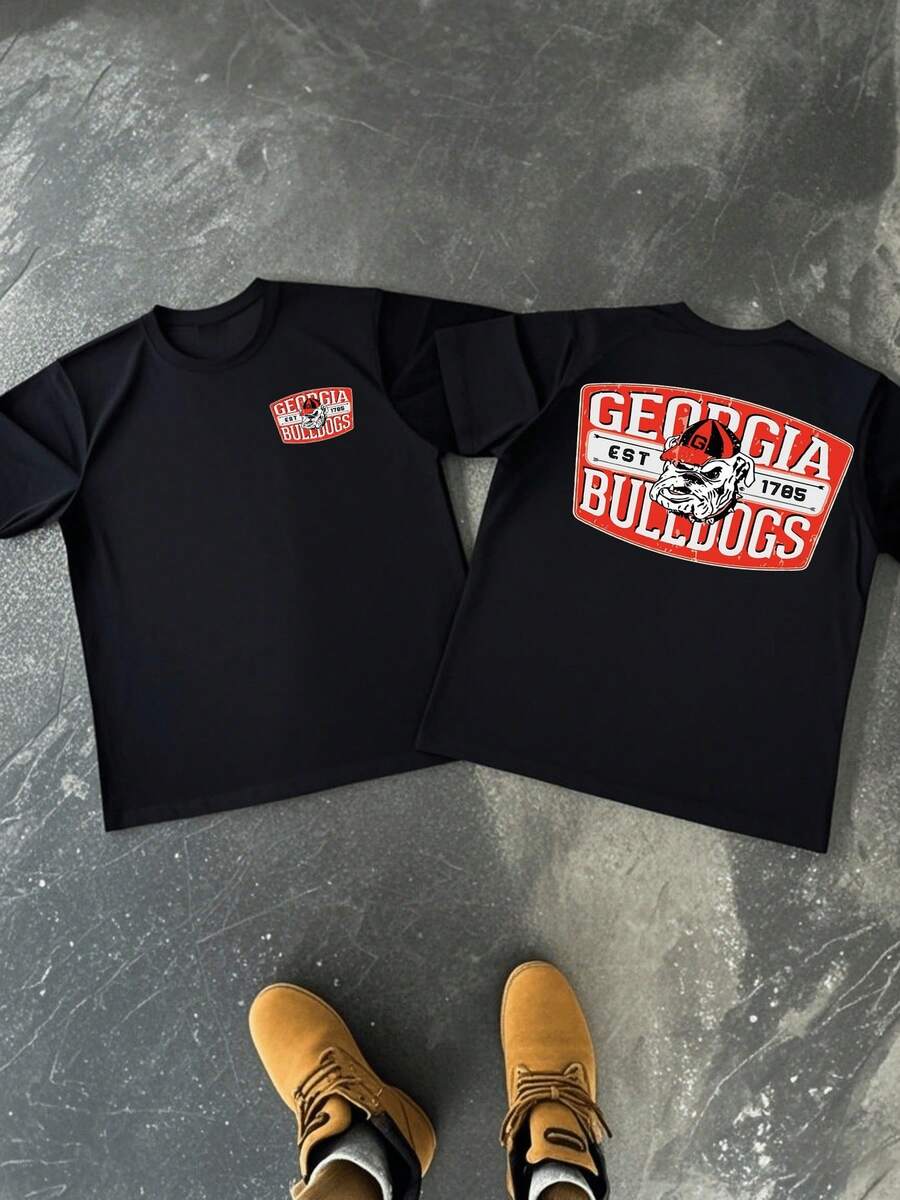 Figura de un bulldog fuerte con expresión determinada que representa espíritu universitario orgullo por la historia y pasión deportiva con letras rojas grandes que evocan energía y confianza camiseta de hombre algodón casual cómoda para uso diario - Negro - Ver 1