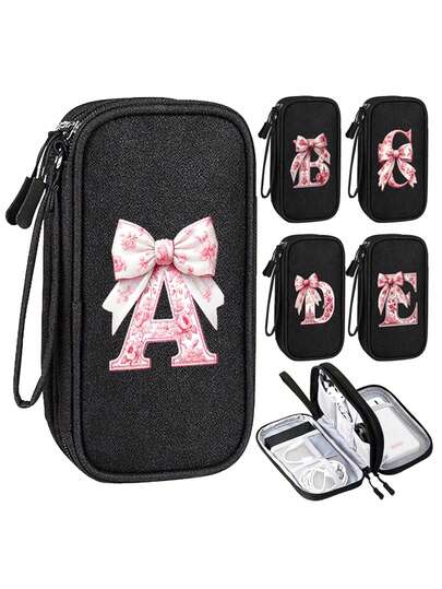 1 个黑色双层拉链收纳袋和数码产品整理袋，配有 26 个可爱图案蝴蝶结字母：旅行必备的线缆和电子产品收纳配件，可存放移动电源、USB 数据线、耳机等。