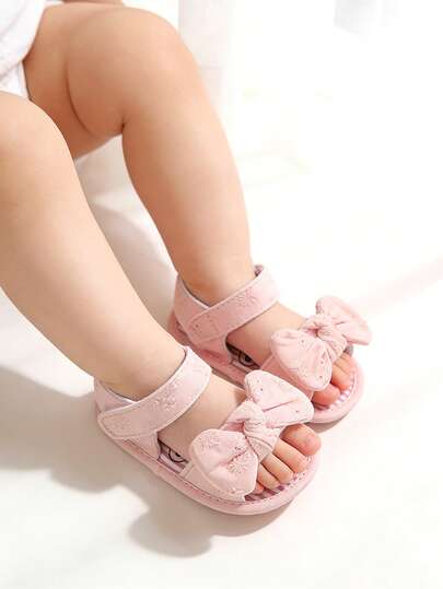Infant Girls Pink Bow Sandals, Soft Sole Non-Slip Infant Summer Shoes, Adjustable Strap Floral Embroidered Newborn Princess Sandals For Beach, Party, Daily Wear 0-18 Months