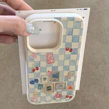 1 pieza de funda para teléfono de material TPU con diseño de corazón a cuadros azul y blanco y diseño de perrito cereza, compatible con iPhone 17 Pro Max/17/16 Pro Max/15/13/12/11, S20 FE/A15/S24/A55, Note 11/Note 12/Note 13 Pro, protección suave y resistente a caídas con cobertura completa, teléfonos móviles, bolsos, accesorios para móviles, fundas para teléfonos, decoración de interiores, accesorios, fundas transparentes para teléfonos, verano, correas para teléfonos, fundas para teléfonos de hombre, fundas negras para teléfonos, fundas rosas para teléfonos, funda para móvil para hombre, funda para móvil para mujer, protección para teléfonos móviles, accesorios de playa, dulces de fresa, fundas protectoras para teléfonos. - Estilo (1 pieza) - Ver 5