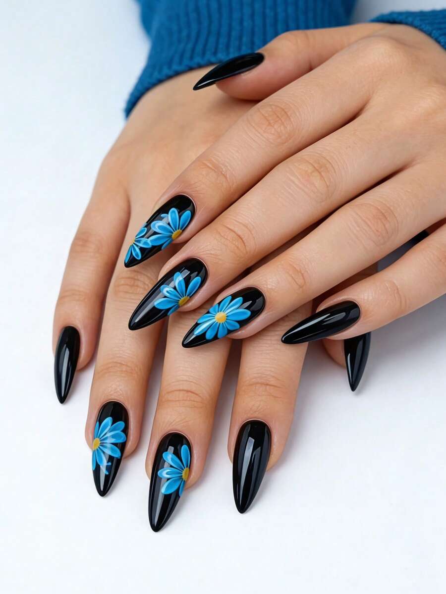 24 miếng dán móng tay hình hoa cúc xanh dương, nền đen bóng, kích thước trung bình, được vẽ tay, họa tiết hoa cúc nhỏ cá tính, tiện dụng cho sử dụng hàng ngày, dự tiệc và du lịch. - màu đen - Xem 1