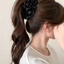 1 Stück Satin Blüten-Clip, modischer 3D Haarschmuck Clip, elegantes Haargummi Accessoire für Frauen, Klammer - Verschiedenfarbig - Übersicht 6