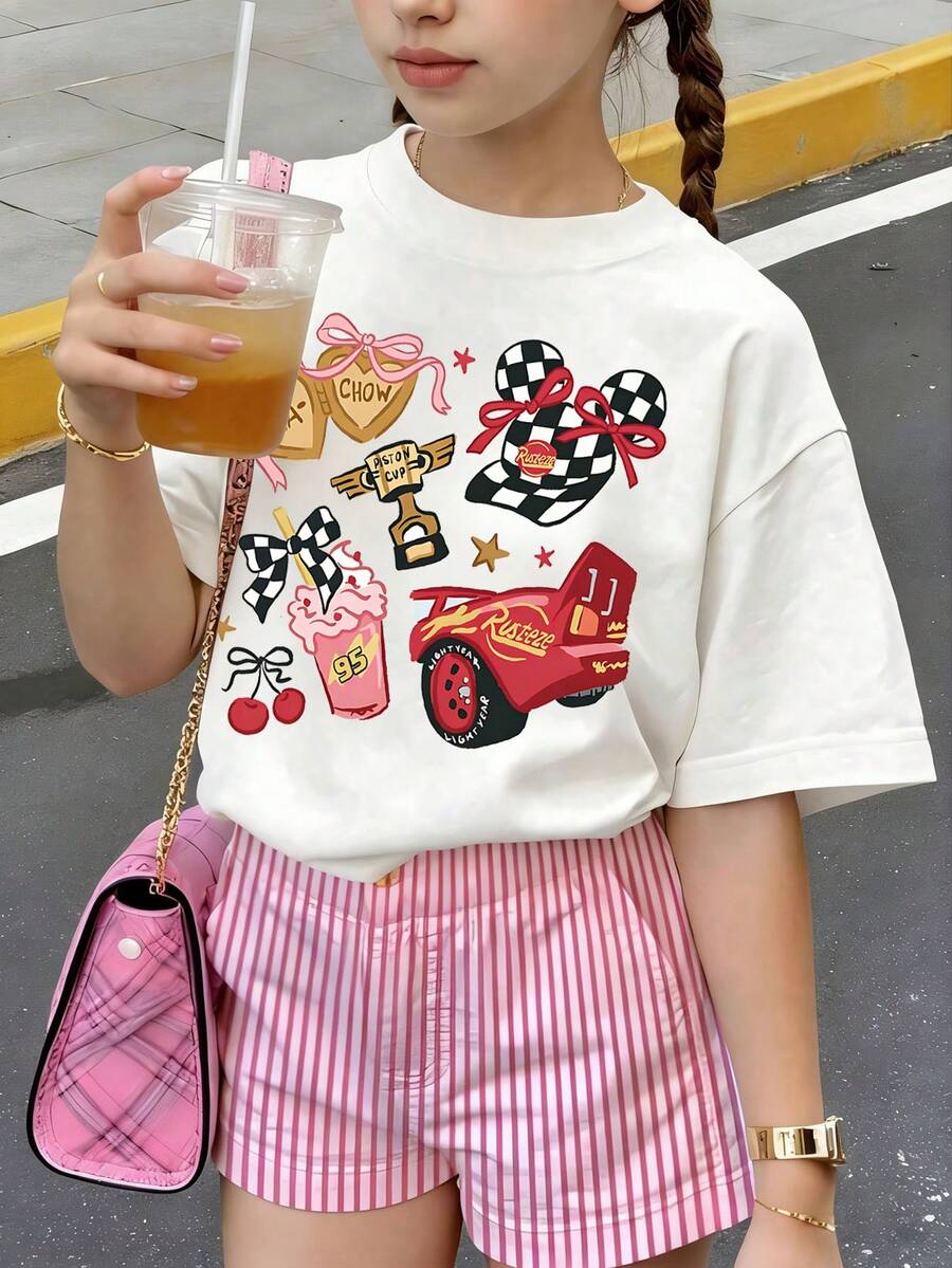 Disney Cars: Lightning McQueen And Mickey Head Elements T-Shirt, Love Biscuits, Trophy, Sweet Cool Retro, Girl's Sensation And Racing Elements Collision Print Pattern Summer Tops,Short-Sleeved Casual And Cute Style Children's Clothing Design, Girl Clothes For Kids ,Ropa Para Niños,Girl Clothes For Kids,Graphic Tee, Summer Clothes,Perfect For Cool Girls. Comfortable And Breathable Children's Short-Sleeved T-Shirt. Comfortable And Casual Wear All Year Round 180g Pure Cotton Children's Clothes,Comfortable & Lightweight, Iconic Print For Mix-And-Match Outfits,Suitable For Both Boys And Girls. - 白色 - 查看 1