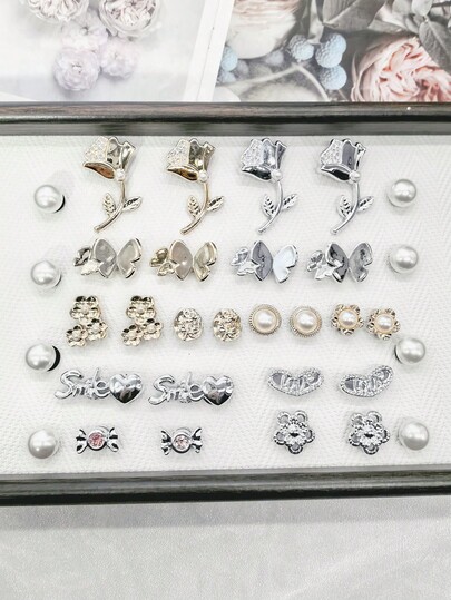 16 ชิ้น Bling Golden Silvery Flower ABS Shoe Charms DIY Accessories Luxury Heart Butterfly Clogs Shoes Buckles Decorations Removable Artificial Faux Pearl Shoe Clips Decor Fit Women Bubble Slides Slippers Sandals Garden Shoes ชายหาด Bag Xmas Halloween Birthday Festival Party Ornaments Gifts