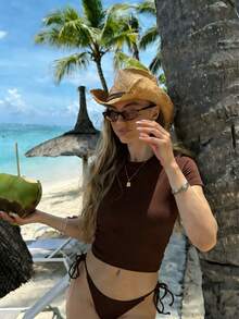 女士T恤，纯色性感Y2K风格短款短袖上衣，可爱百搭夏季T恤，简约经典款，韩版性感女孩柔软弹力修身休闲街头风户外上衣，90年代复古圆领女士婴儿T恤 - 棕色 - 查看 6