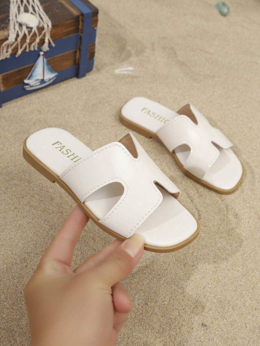 Dép lê unisex thời trang mới năm 2026, thiết kế tối giản thanh lịch, phù hợp cho mùa hè, đi biển và du lịch.