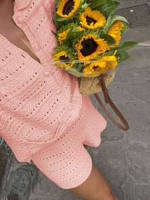 度假必备针织套装：女士短袖针织开衫，配有 Polo 领、布质纽扣和口袋，搭配宽松弹力腰短裤。时尚舒适的两件套，粉色系，是度假的理想之选。 - 粉色 - 查看 3